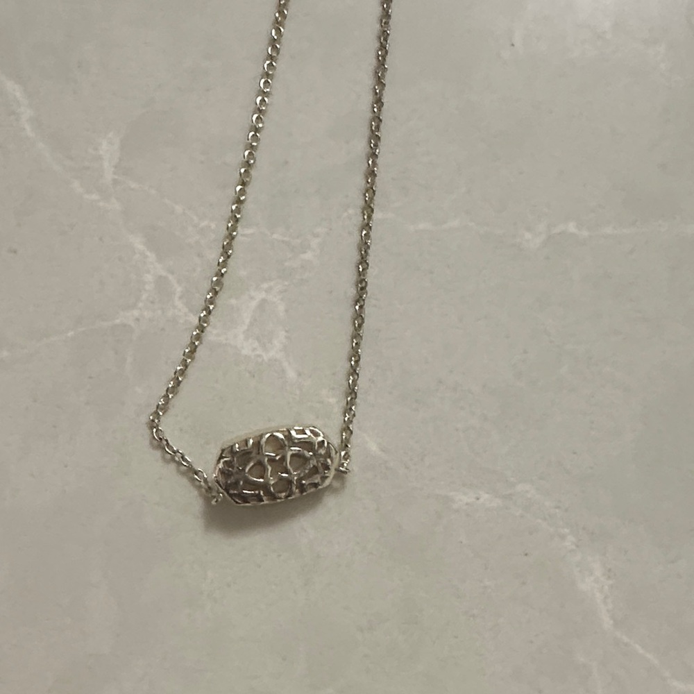 Kendra Scott Elisa Pendant Necklace Gold Mother of Pearl - Picture 3 of 3